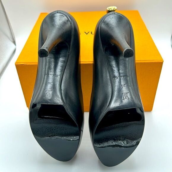 LOUIS VUITTON PATENT GOLD LOCK PLATFORM PEEP TOE PUMPS WITH BOX & DUSTBAG - Picture 13 of 14